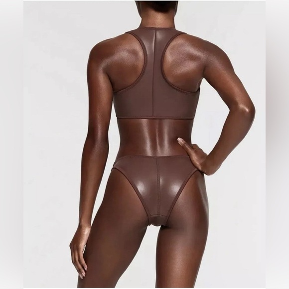 SKIMS Rubberized Scuba Swim Scoop Neck Bikini Top xxs - Picture 4 of 10